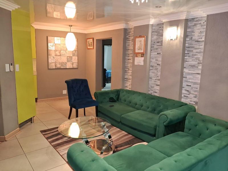 Apartment with a double garage - Photo 4