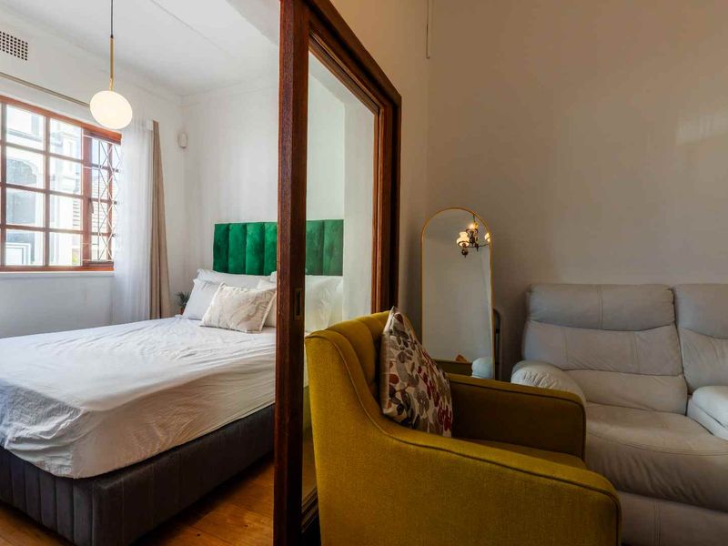 Charming 2-Bedroom Home with Rooftop Entertainment Area in the Heart of Sea Point - Photo 4