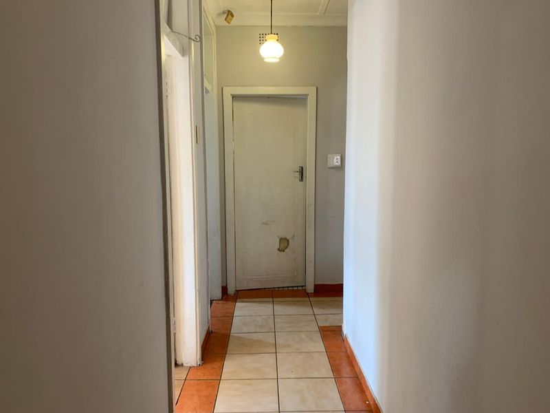 Charming 3 bedroom house available for sale in South Hills - Photo 8