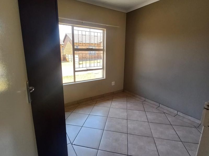 2Bed, 2Bath Townhouse in Riversdale, Meyerton. - Photo 8