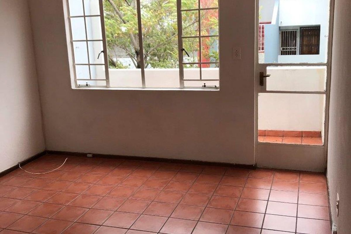 Groenkloof, 2 Bedroom for sale - Photo 5