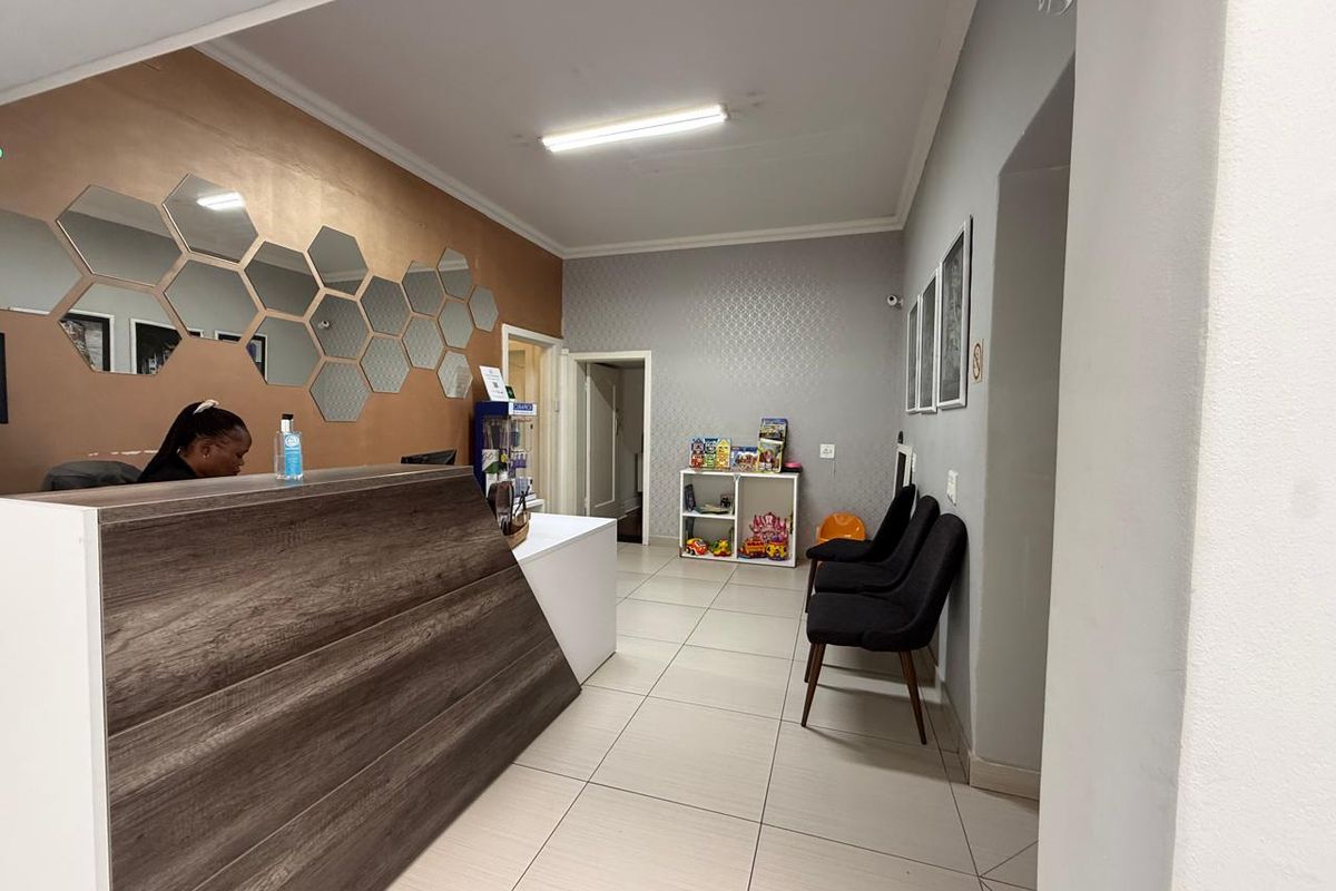 Prime Ground Floor Medical Suite Available for Lease in Dunkeld West - Photo 3