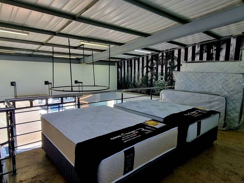 Double-volume 198m2 unit in Umhlanga Ridge with office mezzanine, parking, and showroom potential | Available Nov 2025 - Photo 4