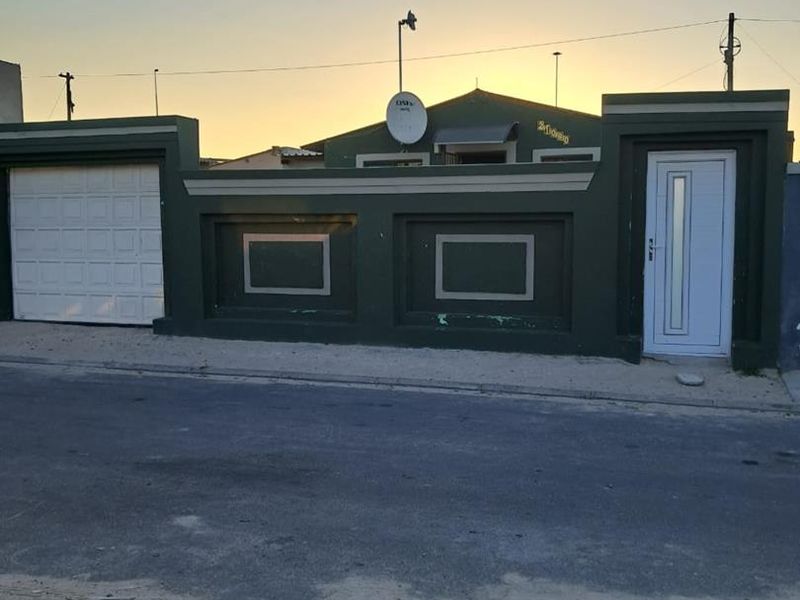 Charming 2-Bedroom House with Spacious Flat - R680,000 - Photo 3