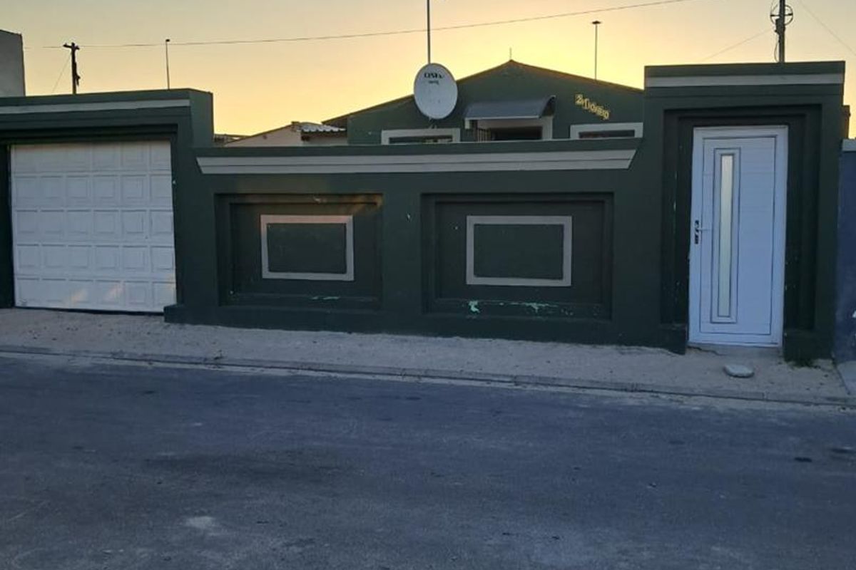 Charming 2-Bedroom House with Spacious Flat - R680,000 - Photo 3