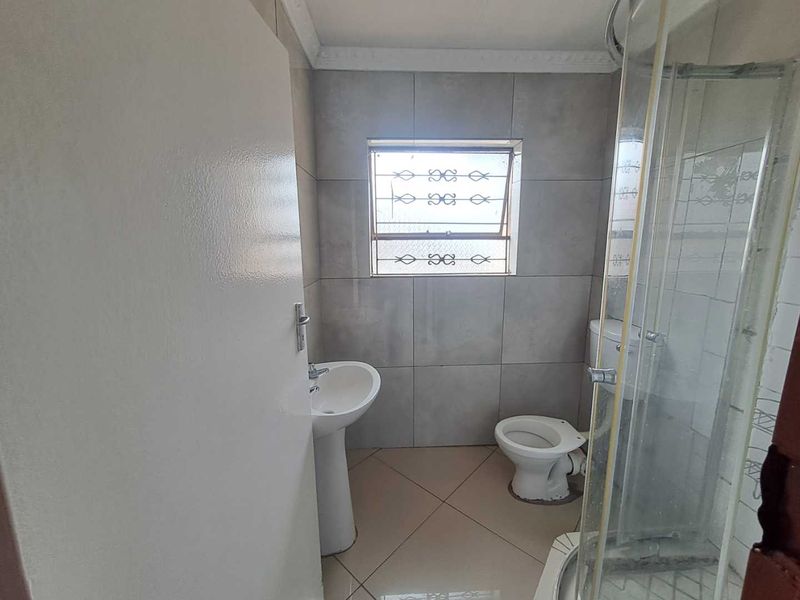 BEAUTIFUL THREE BEDROOM HOUSE AVAILABLE IN OLIEVENHOUTBOSCH - Photo 10