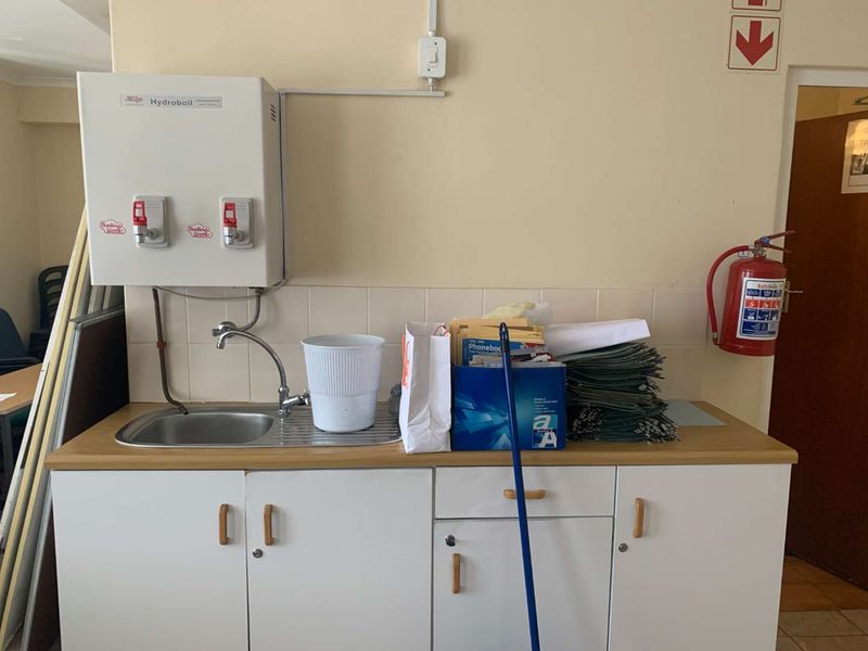 Prime Ground Floor Office Space Next to Howard Centre - Photo 10