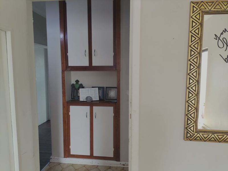 "Endless Potential: Spacious Home on Large Subdividable Plot" - Photo 7