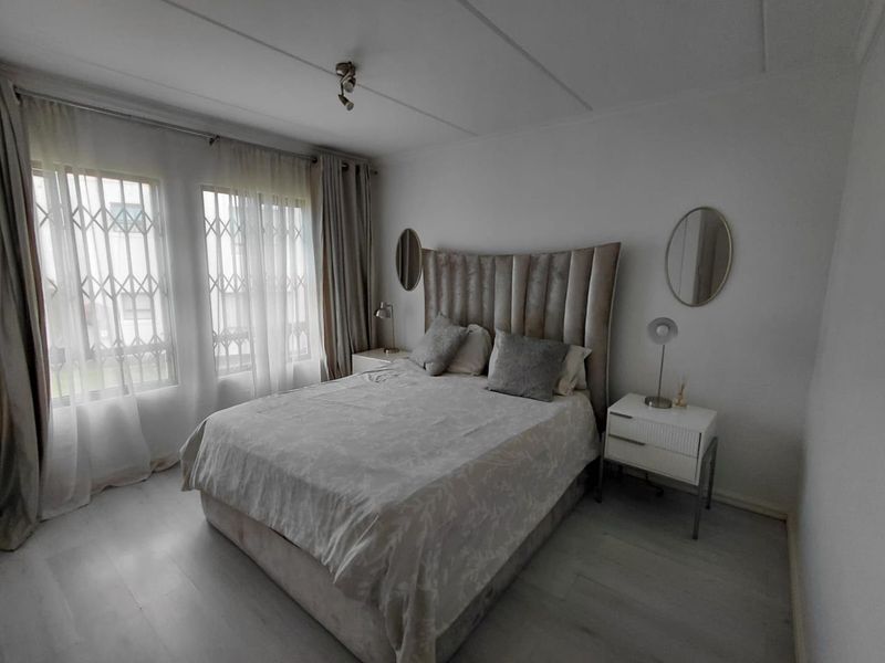 Lovely 2 Bed 1 Bath ground floor unit - Photo 9