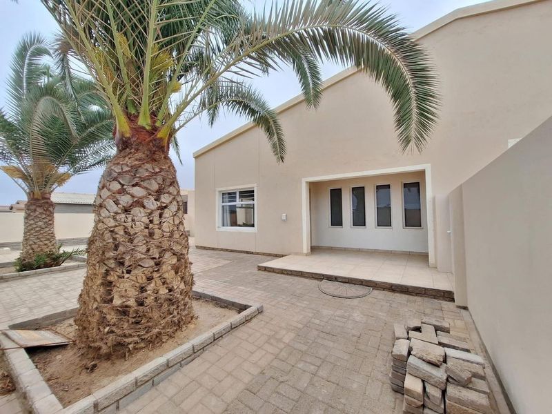 Henties Bay- For Sale- N$1 695 000 - Photo 3