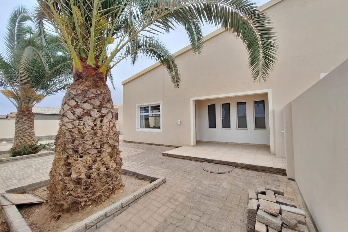 Henties Bay- For Sale- N$1 695 000 - Photo 3
