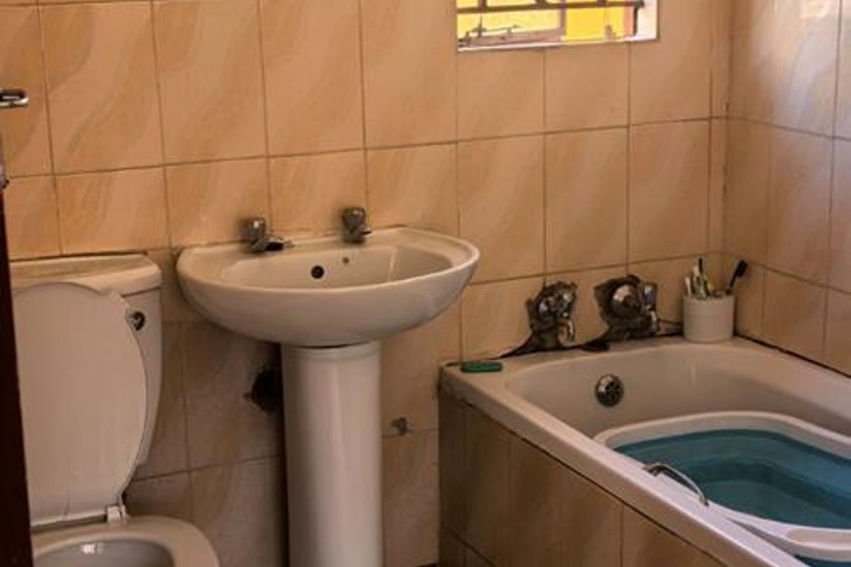 Two bedroom house for sale in Soshanguve U U - Photo 4