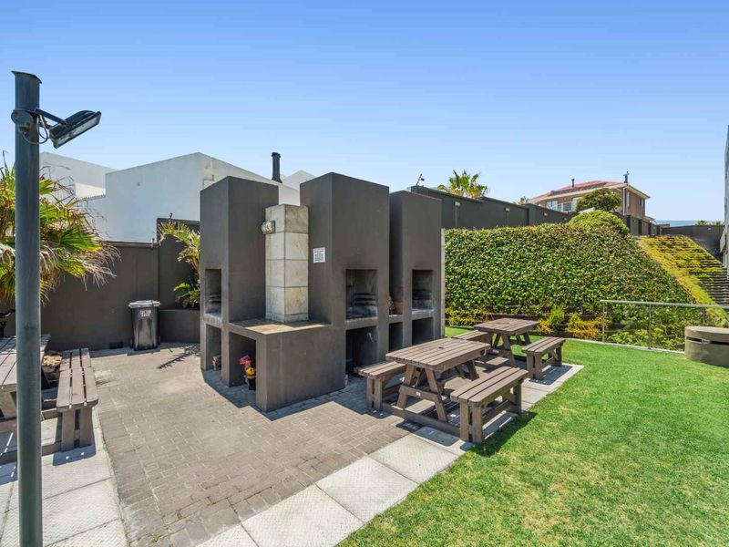 PRIME LOCATION ON THE BEACH FRONT IN BLAAUWBERG - Photo 7