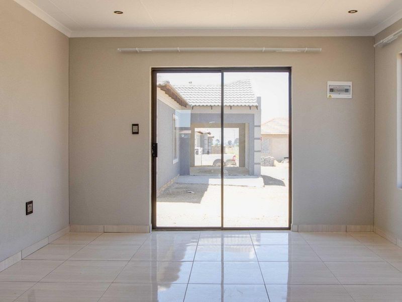 OFF PLAN NEW DEVELOPMENT, ALL COSTS INCLUDED, BUY DIRECT FROM THE DEVELOPER, FULL TITLE STANDS. NO DEPOSITS / 100% BONDS (dependent on client profile) (You may - Photo 8