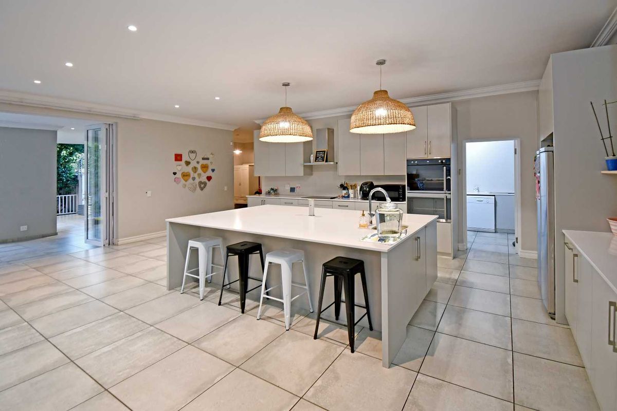 Bryanston Beauty - Photo 3