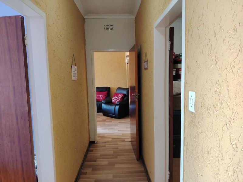 Stunning 3 bedroom townhouse - Photo 4