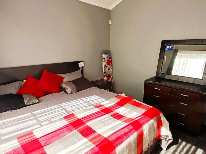 The Perfect First Home: Duplex Living with Room to Grow - Photo 8