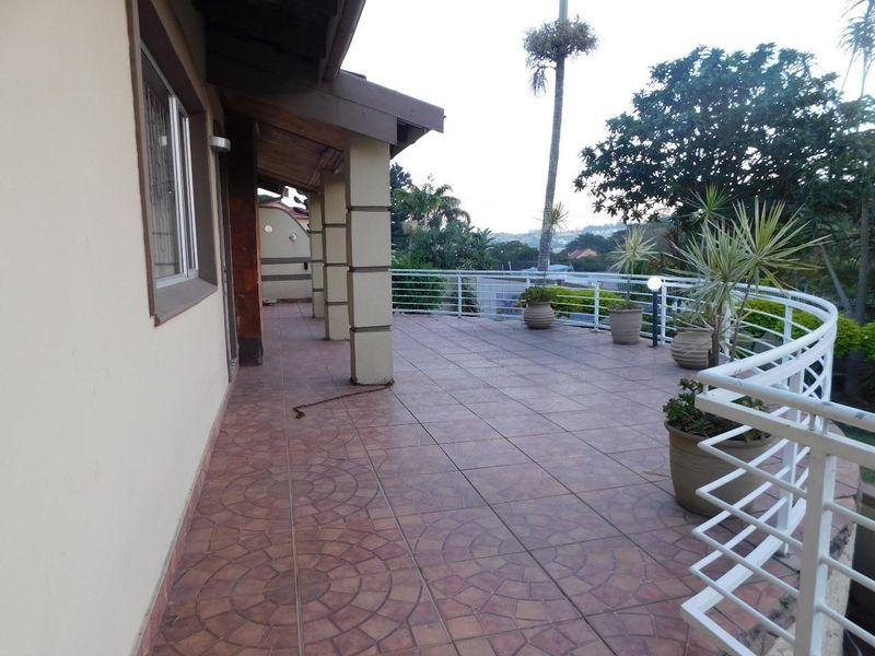 3 Bedroom House for sale in Silverglen - Photo 4