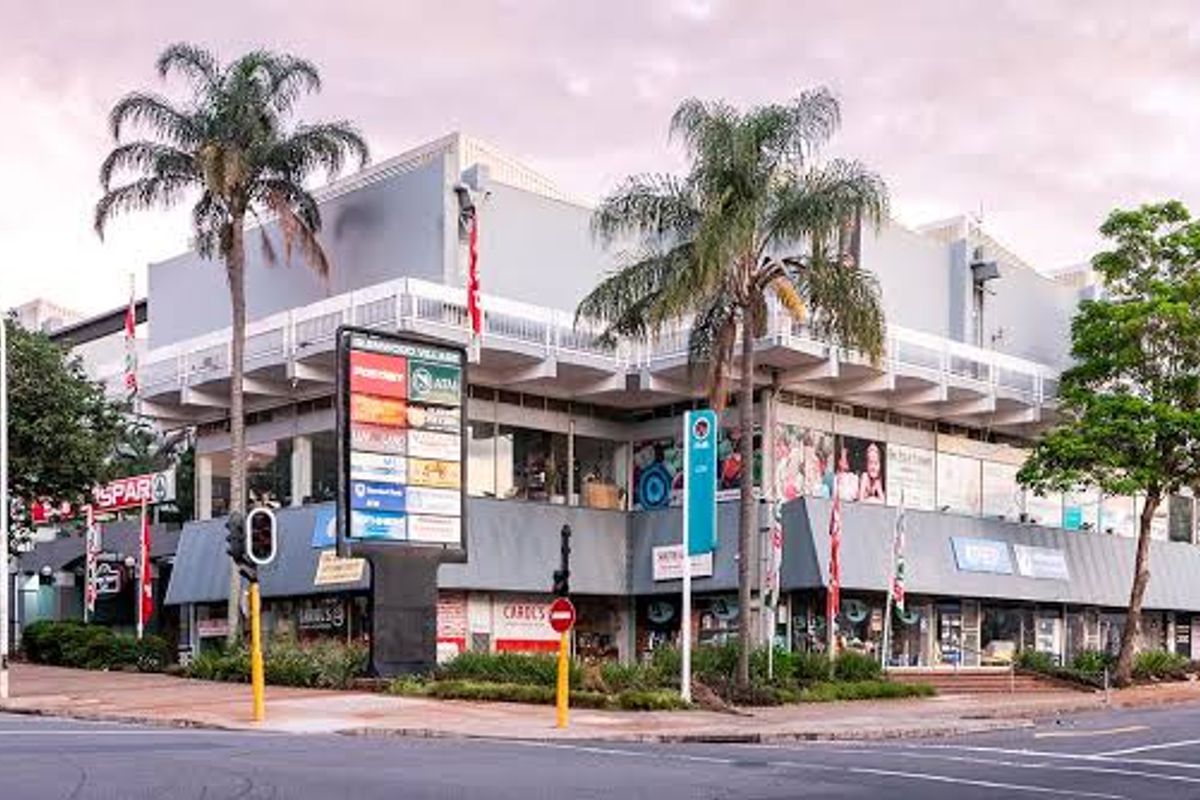 **Exceptional Retail Opportunity at Prime Shopping Mall Location** - Photo 5