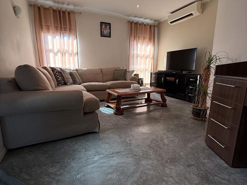 Hochland Park- For Sale- N$3 250 000 - Photo 3