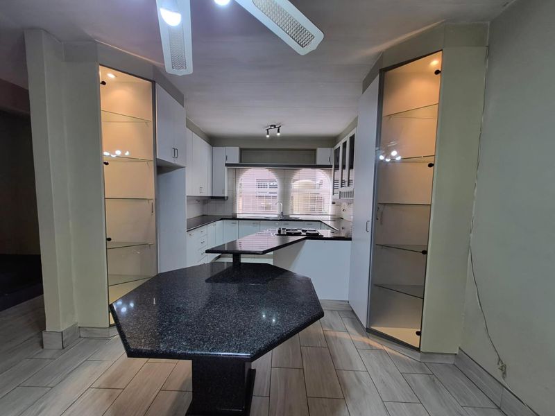 Secure living in the heart of Goedeburg! - Photo 10