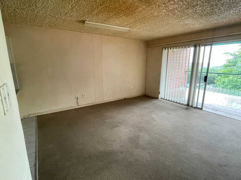 2.5 Bedroom very specious Townhouse in Silverton - Photo 6