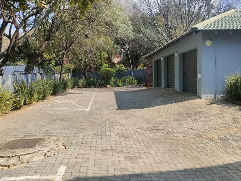 Perfectly Located Family Home - Photo 4