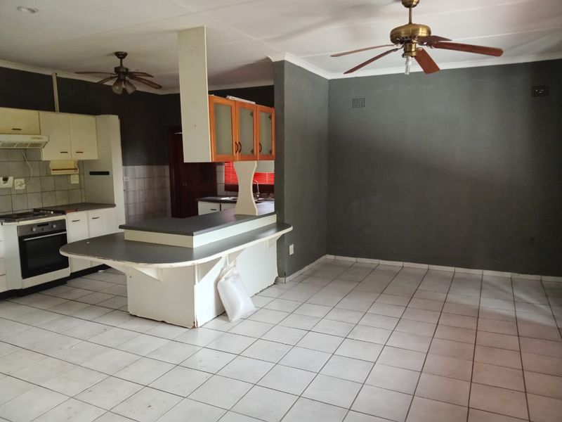 Welcome to this charming 3-bedroom home that perfectly combines classic character with modern comfort! - Photo 5