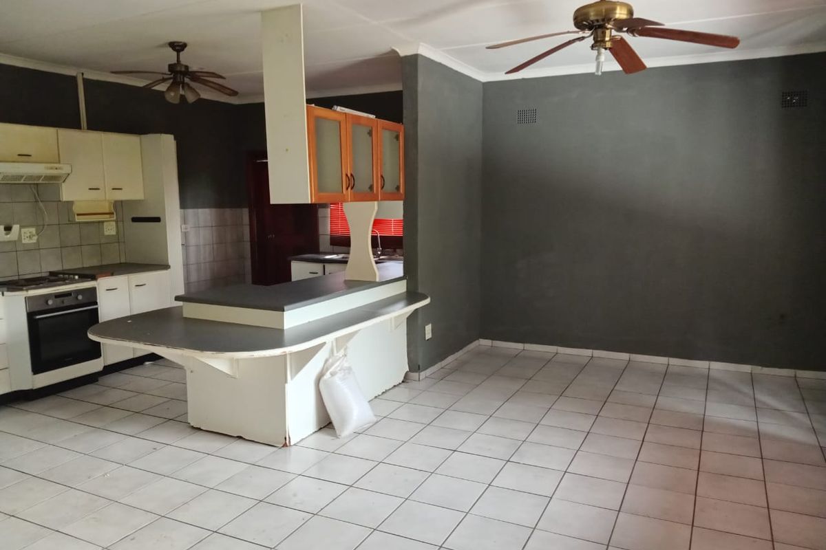 Welcome to this charming 3-bedroom home that perfectly combines classic character with modern comfort! - Photo 5