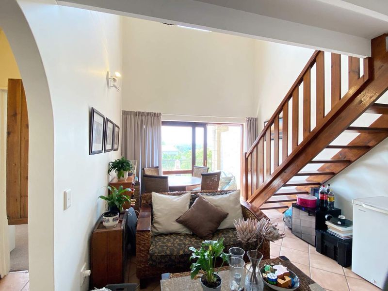 PRICED TO GO!!! Loft Apartment with Stunning Views in Paulshof - Photo 2