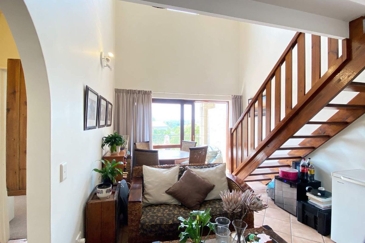 PRICED TO GO!!! Loft Apartment with Stunning Views in Paulshof - Photo 2