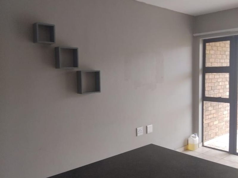 Lovely ground floor unit up for grabs. - Photo 9