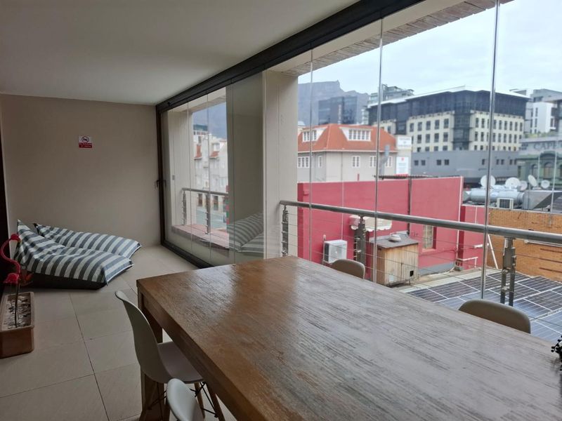 Stylishly furnished 2 bedroom apartment - Photo 9