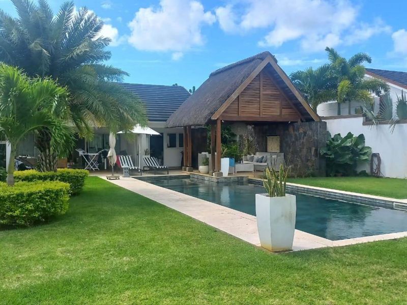 SPACIOUS VILLA WITH EXCLUSIVE BEACH CLUB ACCESS. - Photo 8