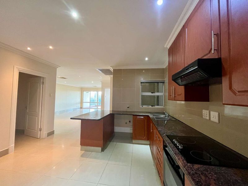 Hendra - Stunning Apartment with Spectacular Views in an Exclusive, Secure Complex! - Photo 7