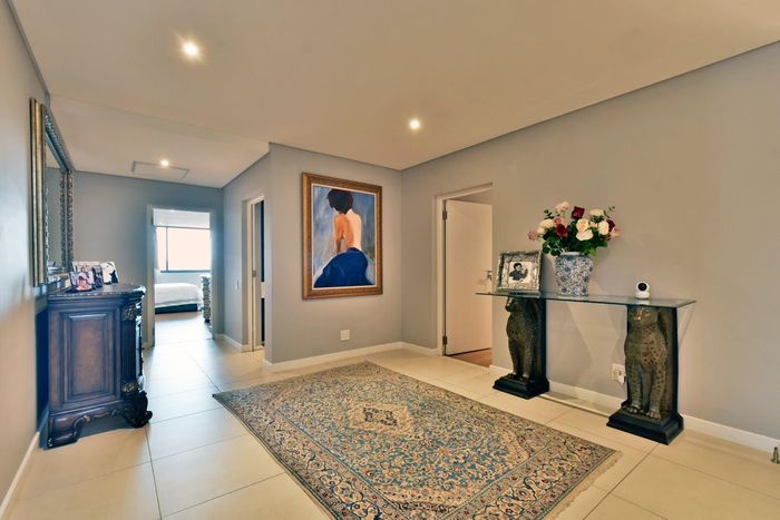 Property #2499682, Penthouse For Sale in Forest Town