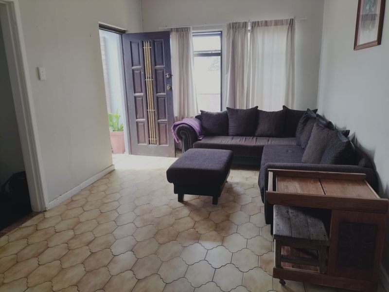 "Endless Potential: Spacious Home on Large Subdividable Plot" - Photo 5