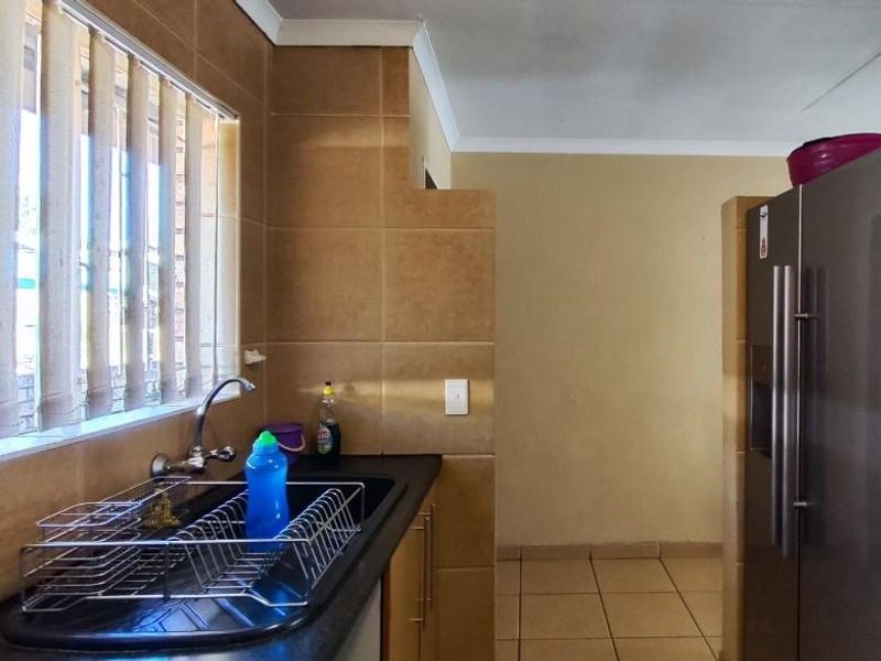 Simplex Townhouse for sale - Photo 8