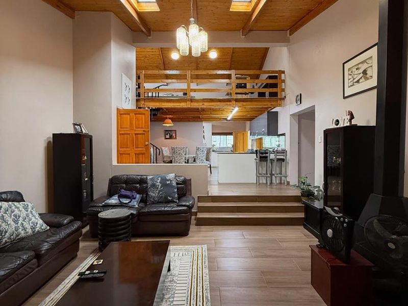 Olympia-For Sale- N$4 400 000 - Photo 2