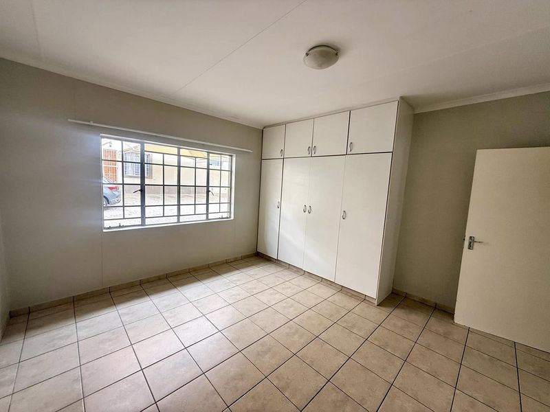 2 Bedroom Townhouse For Sale in Pionierspark Ext 1 - Photo 8