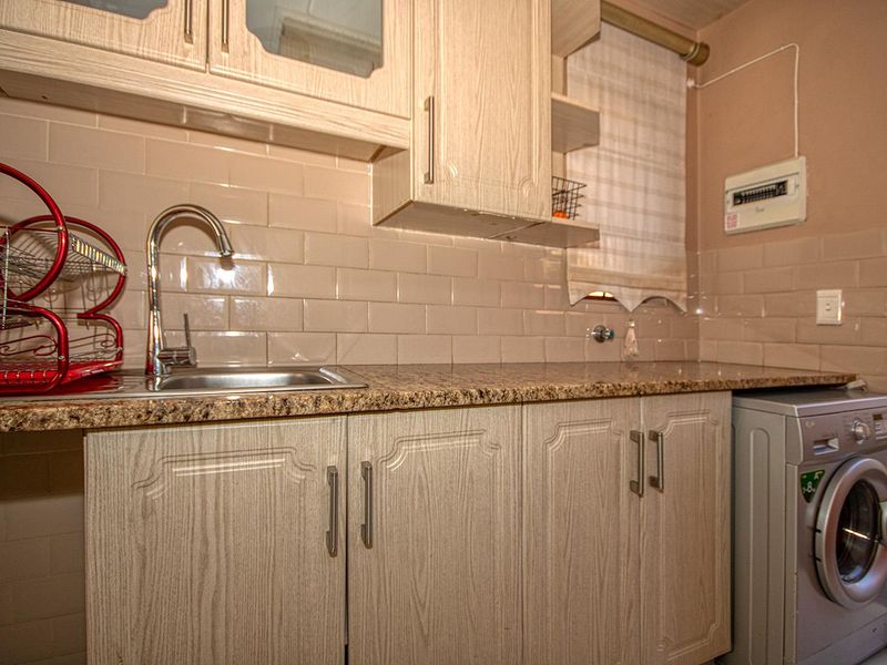 Meyersig family home ready for you! - Photo 5