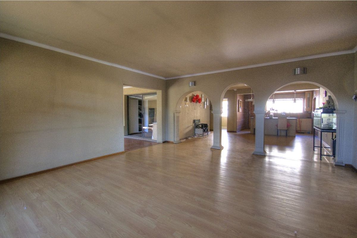 Outright bargain- HURRY! - Photo 5