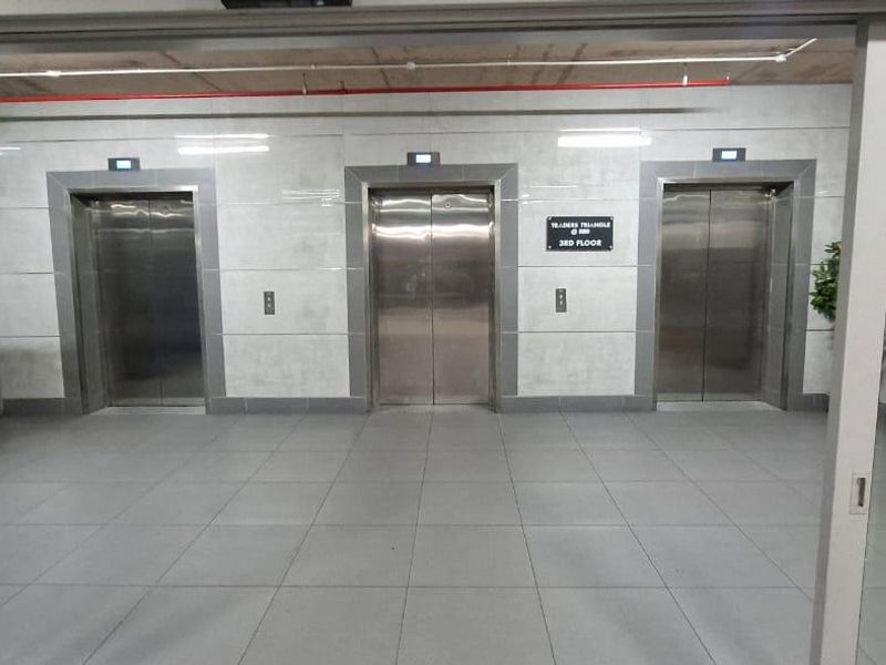 **Prime Retail Opportunity in High-Traffic Mall Location** - Photo 2