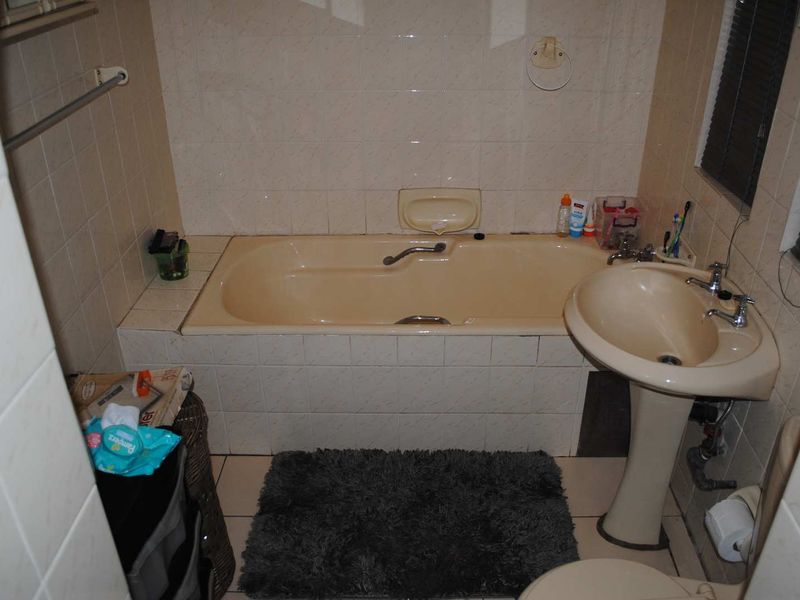 Lovely Farm Close to Town – Ideal for the Bona-Fide Farmer - Photo 8