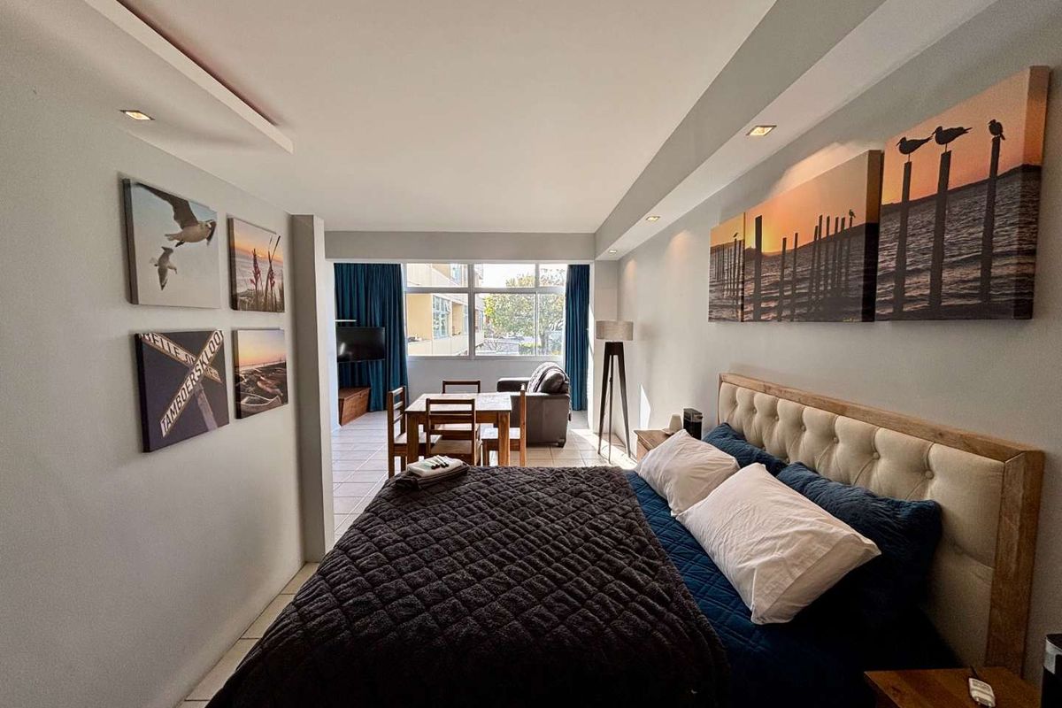 Furnished Studio Apartment in Tamboerskloof - Photo 3