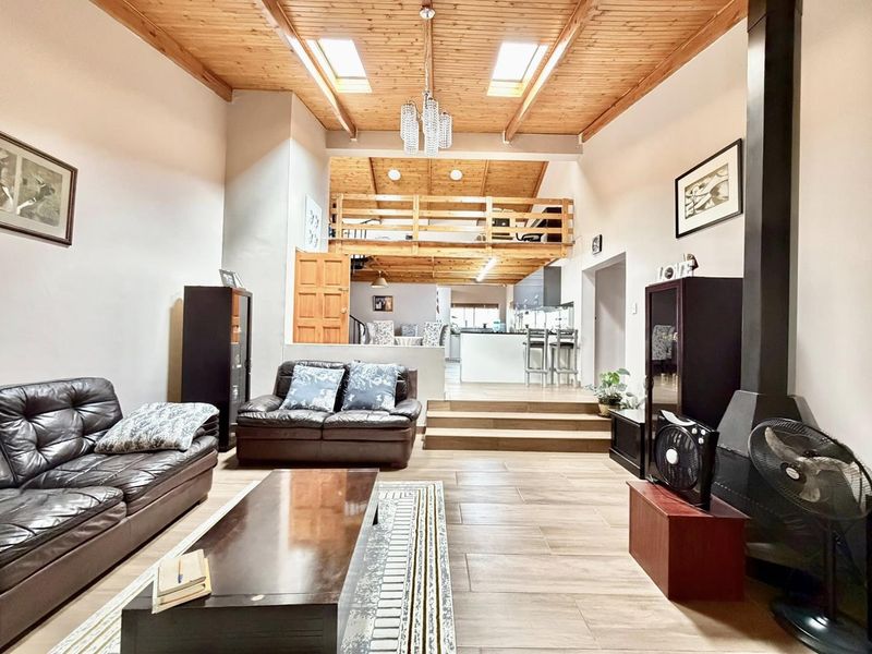 5 Bedroom House For Sale in Olympia - Photo 4