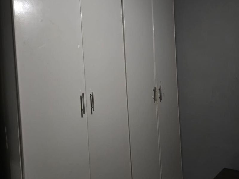 Modern Ground-floor Townhouse Unit - Photo 8