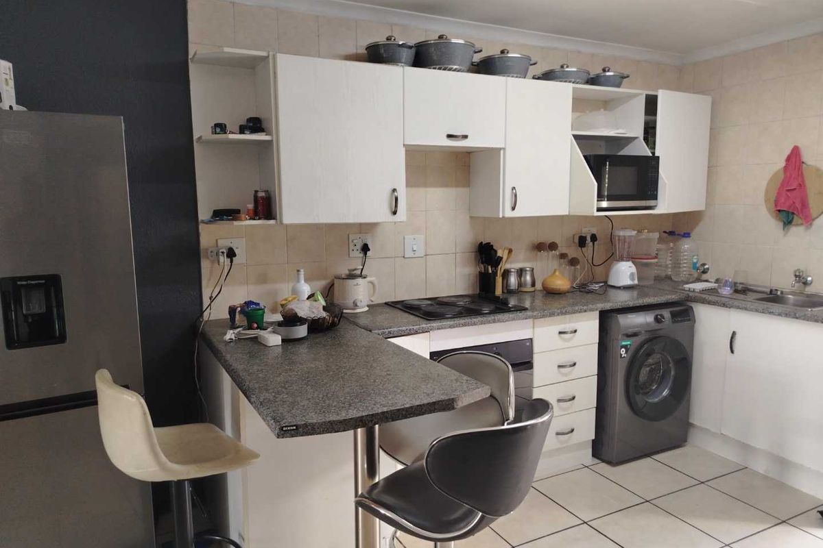 Discover Comfort: Rent This Charming 2BR Now! - Photo 4