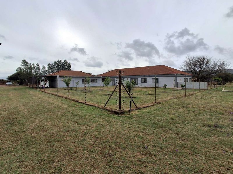 Four bedrooms house for sale in Zandfontein at Leoka Villa AH - Photo 6