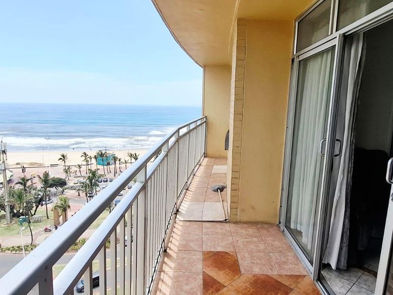 **Stunning Oceanic Gem with Unparalleled Sea Views – Fully Furnished** - Photo 2